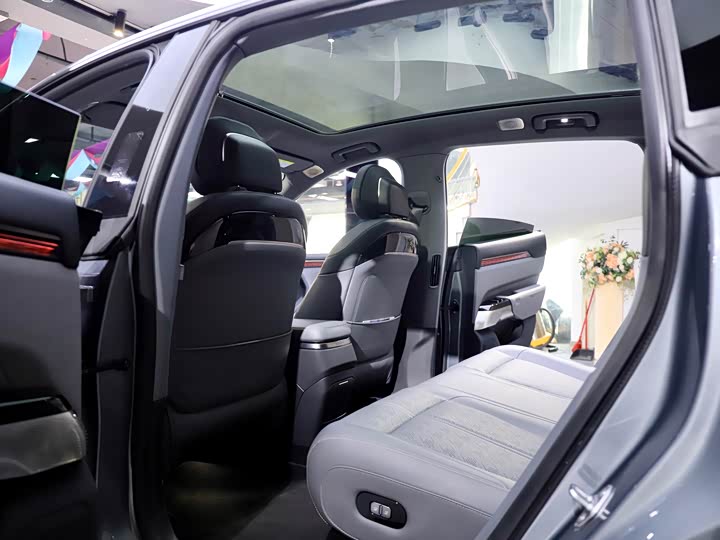 Zeekr 7X 2025 2025款 100kWh 长续航后驱智驾版