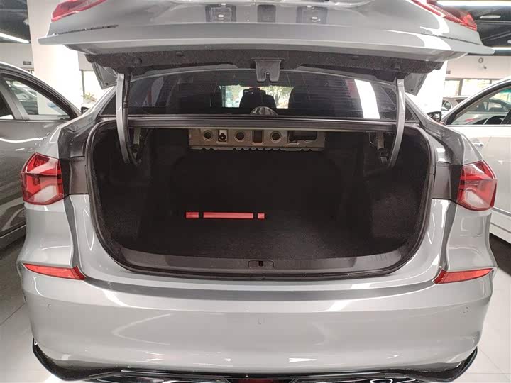 Chevrolet Monza 2024 2024款 1.3T 轻混自动尊享版