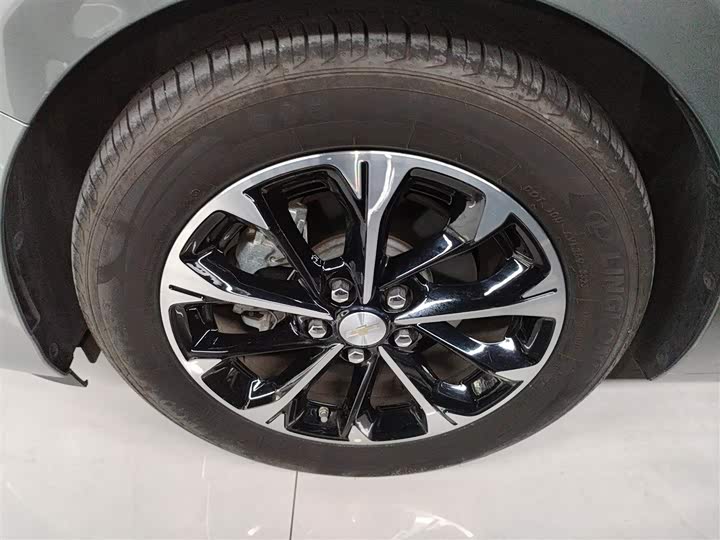 Chevrolet Monza 2024 2024款 1.3T 轻混自动尊享版