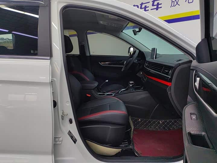 Dongfeng Forthing T5 2021 2021款 1.5T 自动舒适型