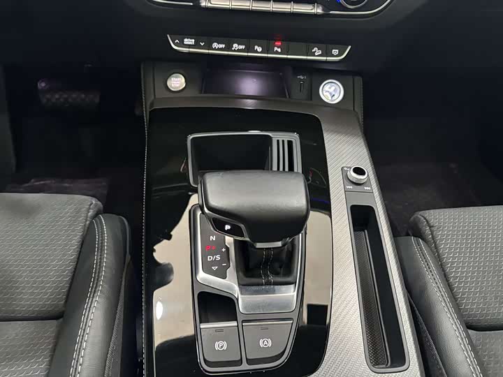 Audi Q5L Sportback 2022 2022款 45 TFSI 臻选型