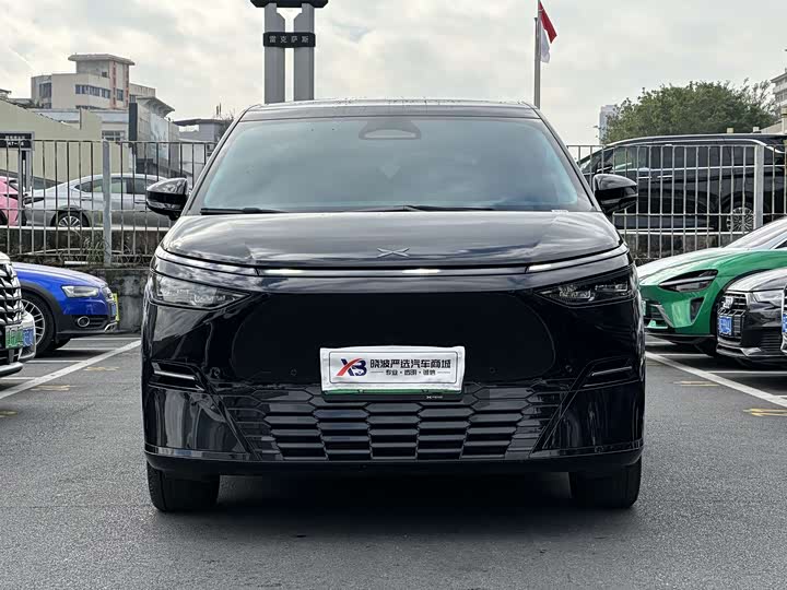 2025 XPeng X9