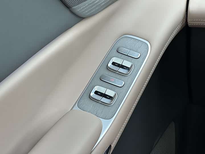 XPeng X9 2025 2025款 纯电 650长续航 Max