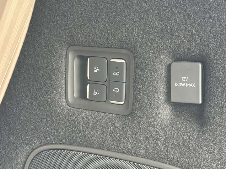 XPeng X9 2025 2025款 纯电 650长续航 Max