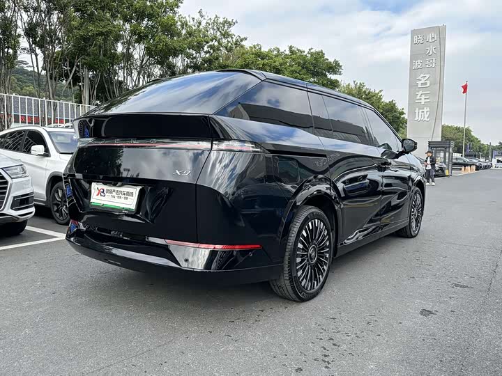 XPeng X9 2025 2025款 纯电 650长续航 Max