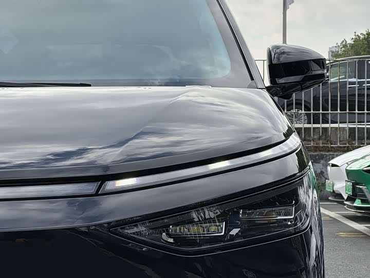 XPeng X9 2025 2025款 纯电 650长续航 Max