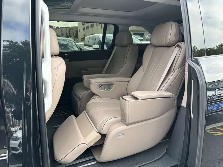 XPeng X9 2025 2025款 纯电 650长续航 Max