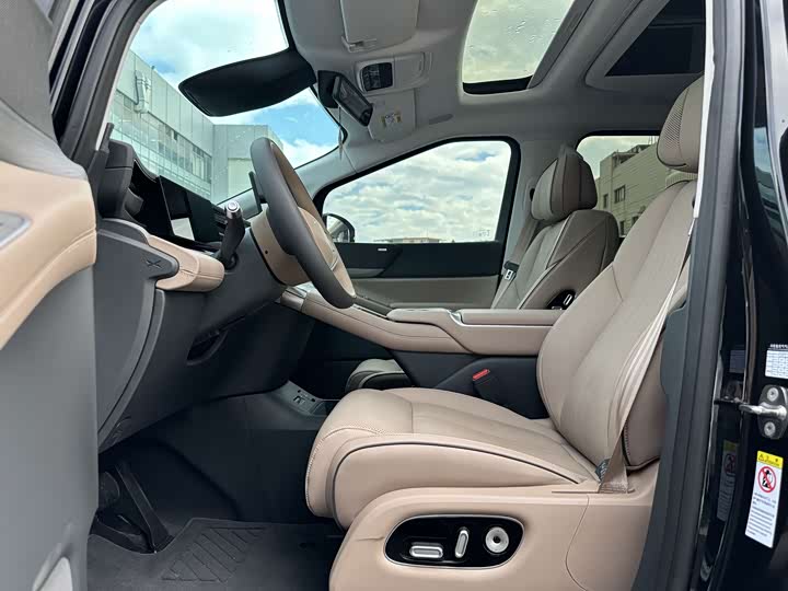 XPeng X9 2025 2025款 纯电 650长续航 Max