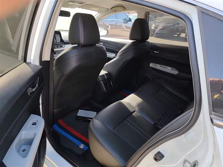 Dongfeng Aeolus E70 2021 2021款 改款三 500 超享版