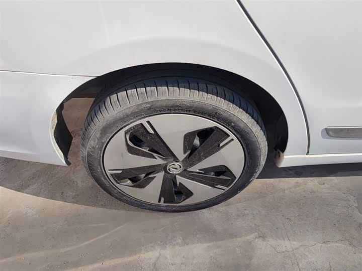 Dongfeng Aeolus E70 2021 2021款 改款三 500 超享版