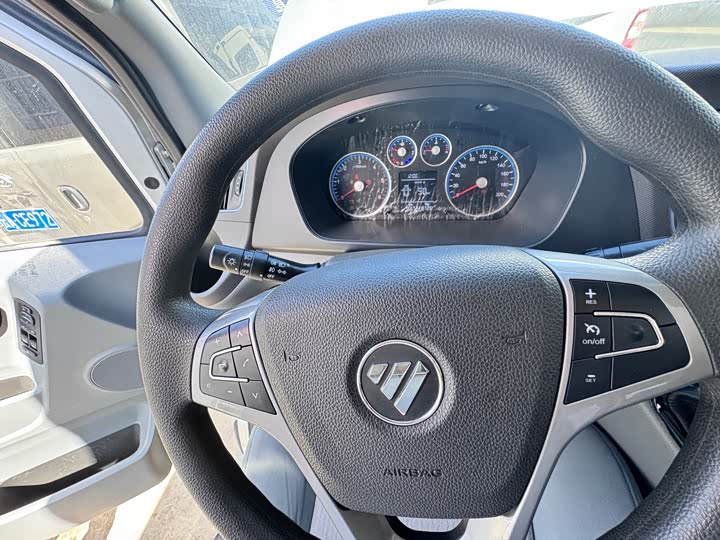 Foton Tuyano 2021 2021款 2.0T手动通途加长轴中顶9座4F20TC3