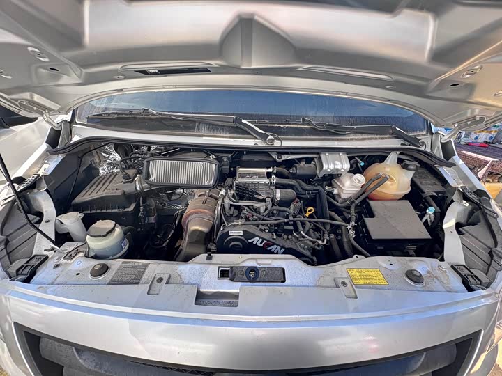 Foton Tuyano 2021 2021款 2.0T手动通途加长轴中顶9座4F20TC3