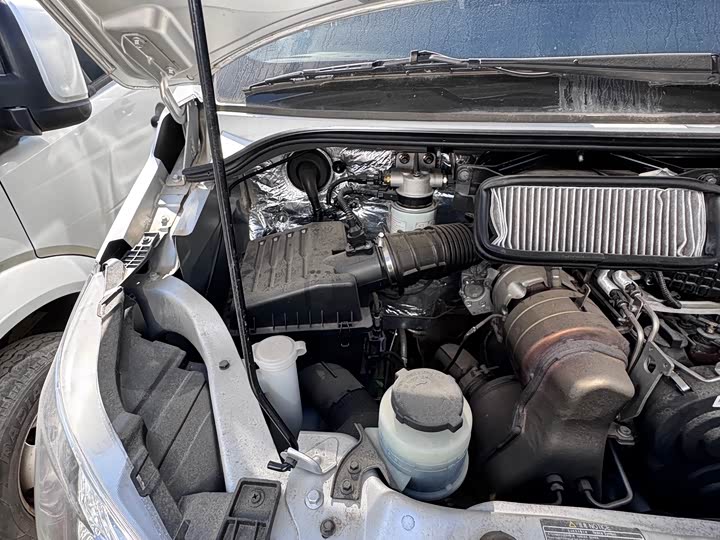 Foton Tuyano 2021 2021款 2.0T手动通途加长轴中顶9座4F20TC3