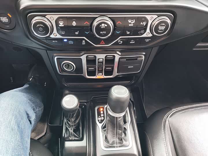 Jeep Wrangler Hybrid 2021 2021款 四门 2.0T 4xe 撒哈拉