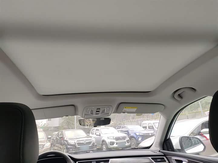 Roewe RX5 2023 2023款 PLUS 330TGI 自动领潮智惠版