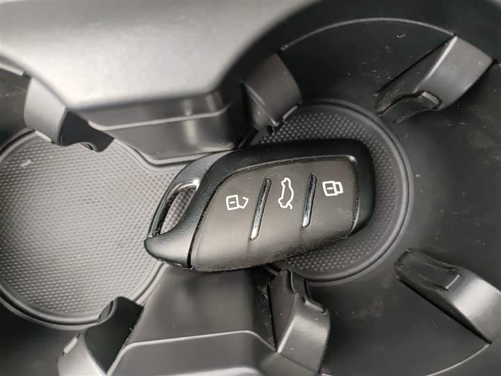 Roewe RX5 2023 2023款 PLUS 330TGI 自动领潮智惠版