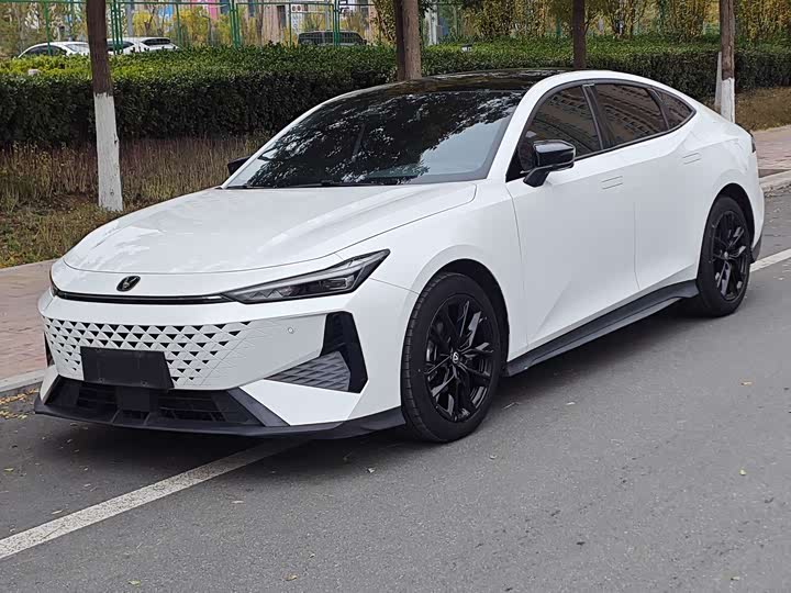 Changan UNI-V 2024 2024款 1.5T 尊贵型