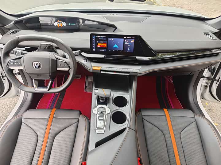 Changan UNI-V 2024 2024款 1.5T 尊贵型