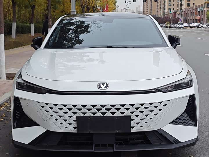 Changan UNI-V 2024 2024款 1.5T 尊贵型