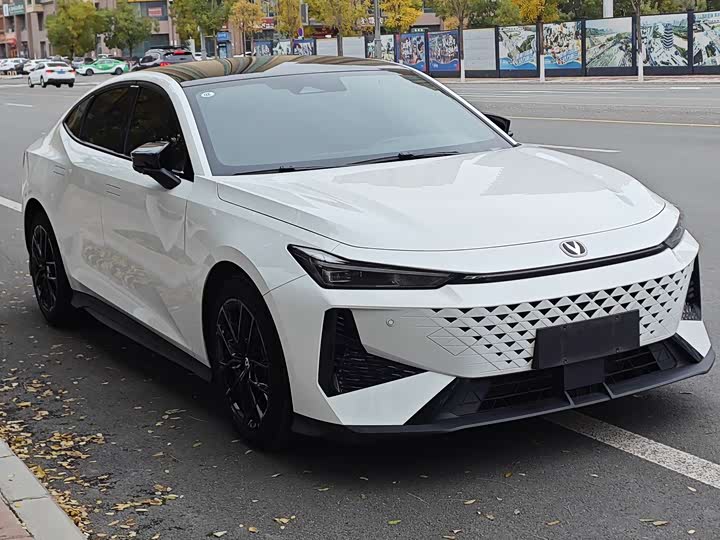 Changan UNI-V 2024 2024款 1.5T 尊贵型