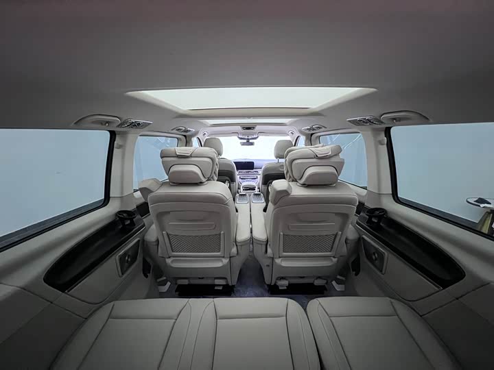 Mercedes-Benz V-Class 2024 2024款 V 300 L 长轴距豪华版