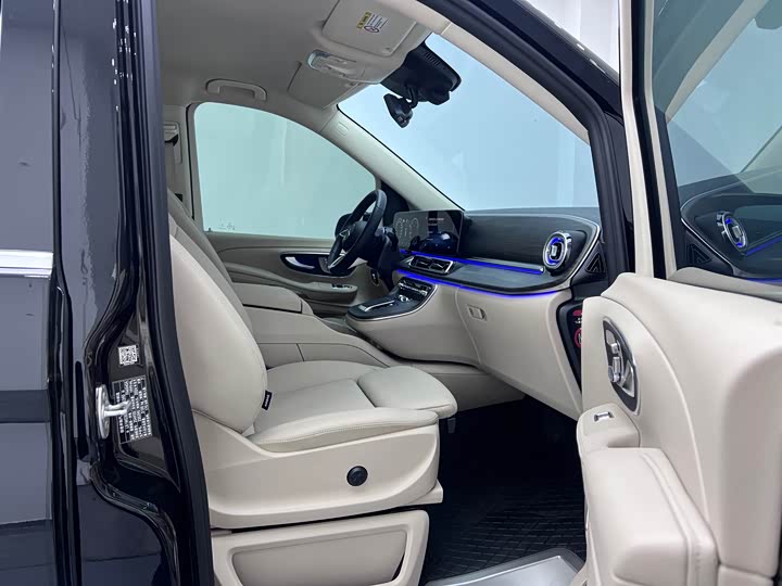 Mercedes-Benz V-Class 2024 2024款 V 300 L 长轴距豪华版