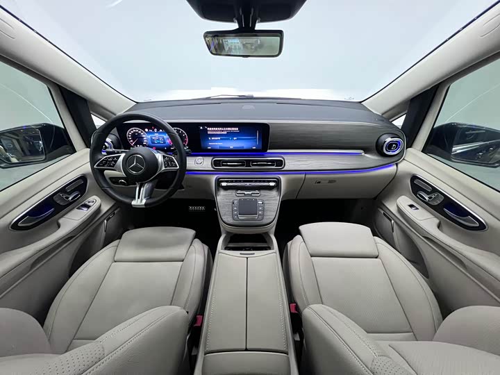 Mercedes-Benz V-Class 2024 2024款 V 300 L 长轴距豪华版
