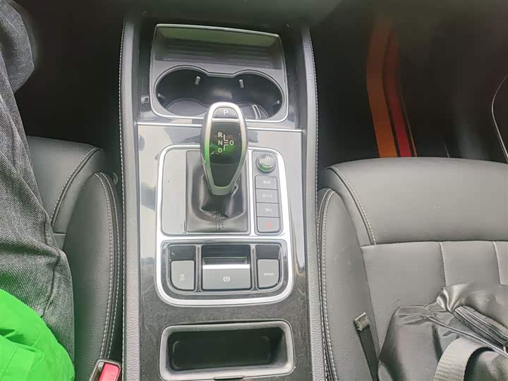 BYD Song Max 2021 2021款 升级版 1.5T 自动豪华型 6座