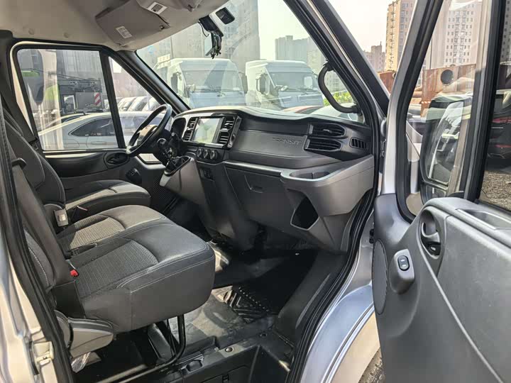 Ford Transit New 2021 2021款 2.2T手动物流车Pro长轴7座中顶国VI
