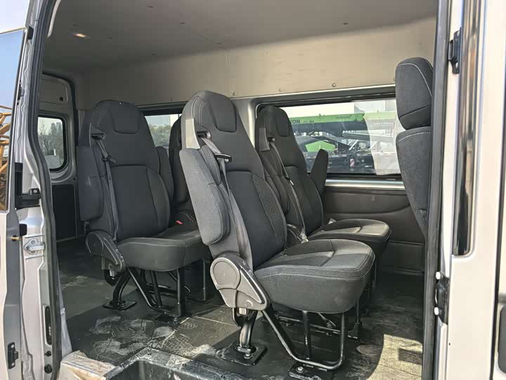 Ford Transit New 2021 2021款 2.2T手动物流车Pro长轴7座中顶国VI