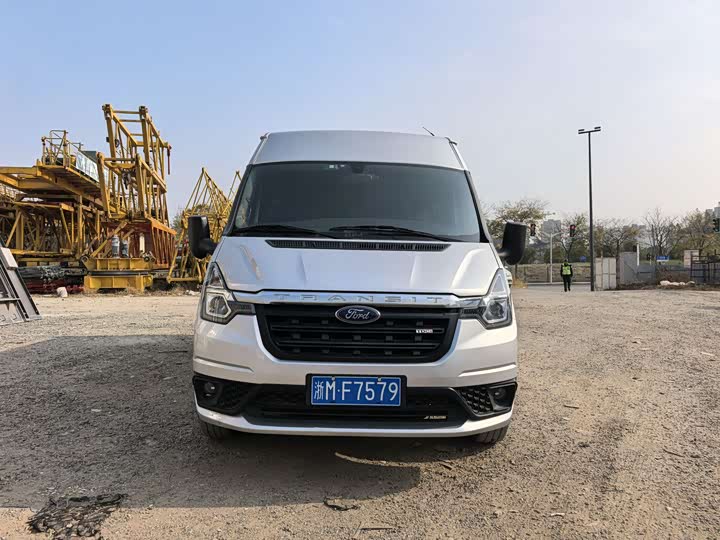Ford Transit New 2021 2021款 2.2T手动物流车Pro长轴7座中顶国VI