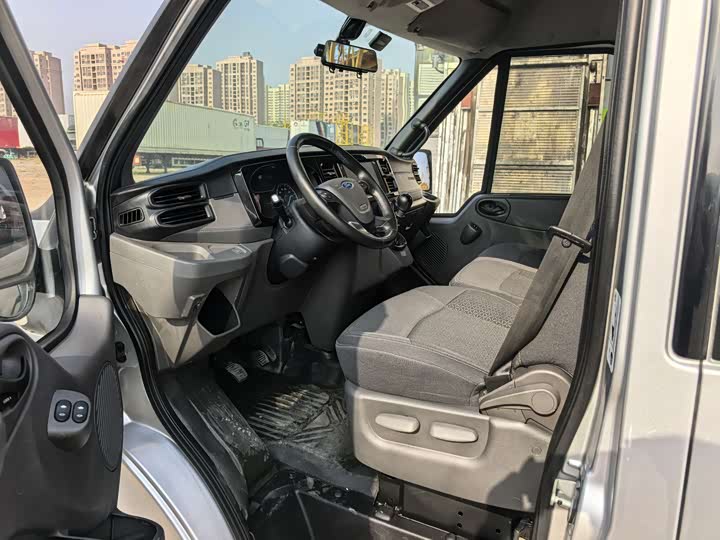 Ford Transit New 2021 2021款 2.2T手动物流车Pro长轴7座中顶国VI