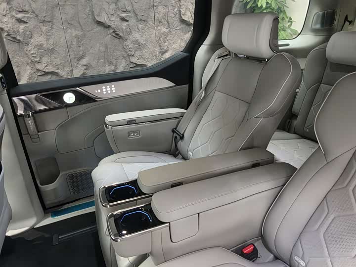 Volvo EM90 2025 2025款 Ultra 六座