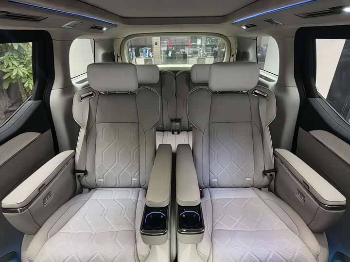 Volvo EM90 2025 2025款 Ultra 六座