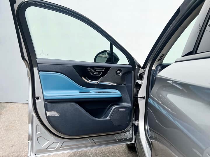 Lincoln Corsair 2024 2024款 1.5T 两驱尊雅混动版