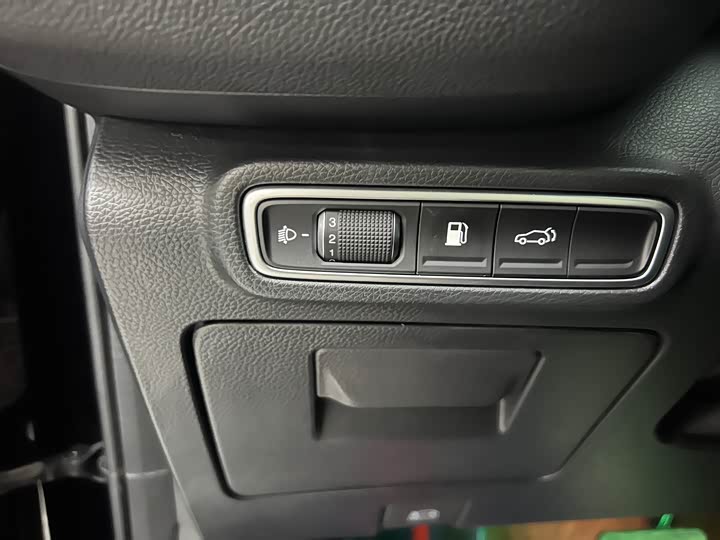 GAC Trumpchi GS8 2025 2025款 领航系列 2.0TGDI 四驱豪华版 5座