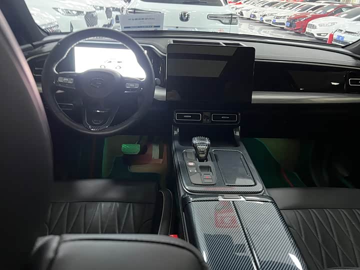 GAC Trumpchi GS8 2025 2025款 领航系列 2.0TGDI 四驱豪华版 5座