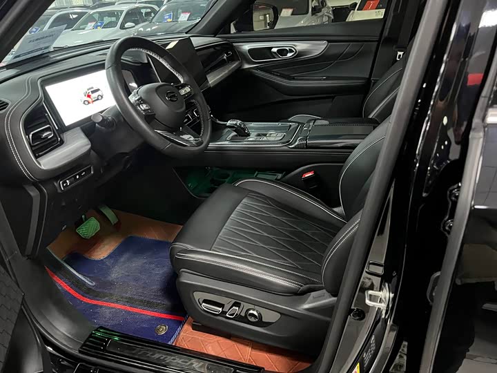 GAC Trumpchi GS8 2025 2025款 领航系列 2.0TGDI 四驱豪华版 5座