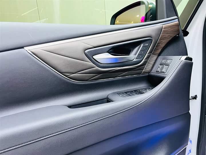 Toyota Alphard 2024 2024款 双擎 2.5L 臻享版