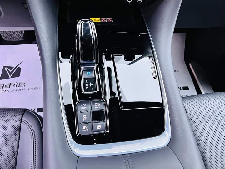 Toyota Alphard 2024 2024款 双擎 2.5L 臻享版