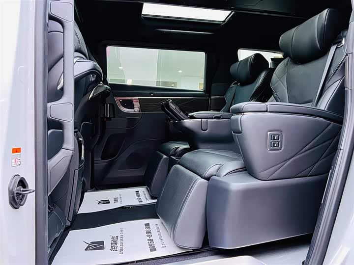 Toyota Alphard 2024 2024款 双擎 2.5L 臻享版