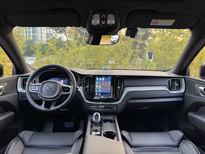Volvo XC60 Hybrid 2025 2025款 插电式混动 长续航四驱智远极夜黑版