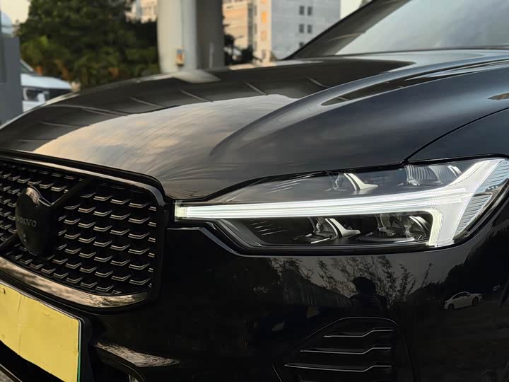 Volvo XC60 Hybrid 2025 2025款 插电式混动 长续航四驱智远极夜黑版