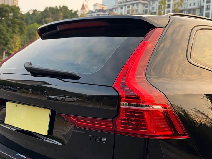 Volvo XC60 Hybrid 2025 2025款 插电式混动 长续航四驱智远极夜黑版