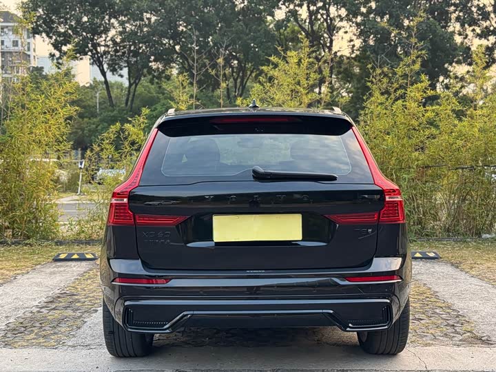 Volvo XC60 Hybrid 2025 2025款 插电式混动 长续航四驱智远极夜黑版