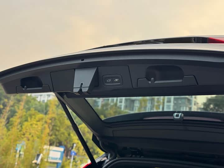 Volvo XC60 Hybrid 2025 2025款 插电式混动 长续航四驱智远极夜黑版