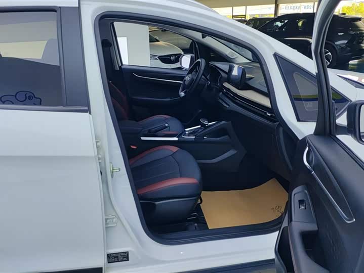 Geely Vision X3 2021 2021款 PRO 1.5L CVT尊贵型