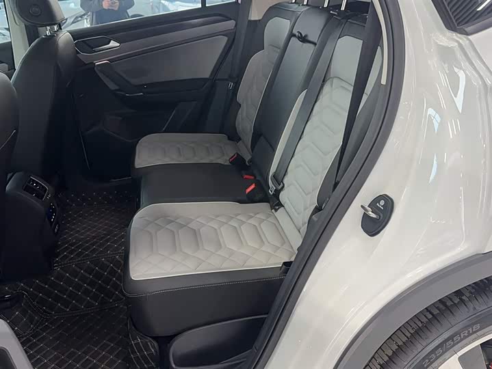 Volkswagen Tayron 2024 2024款 300TSI 两驱豪华Plus进阶版