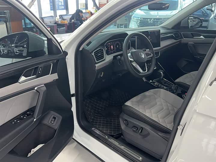 Volkswagen Tayron 2024 2024款 300TSI 两驱豪华Plus进阶版