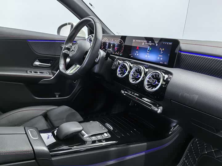 Mercedes-Benz A-Class 2024 2024款 A 200 L 时尚型